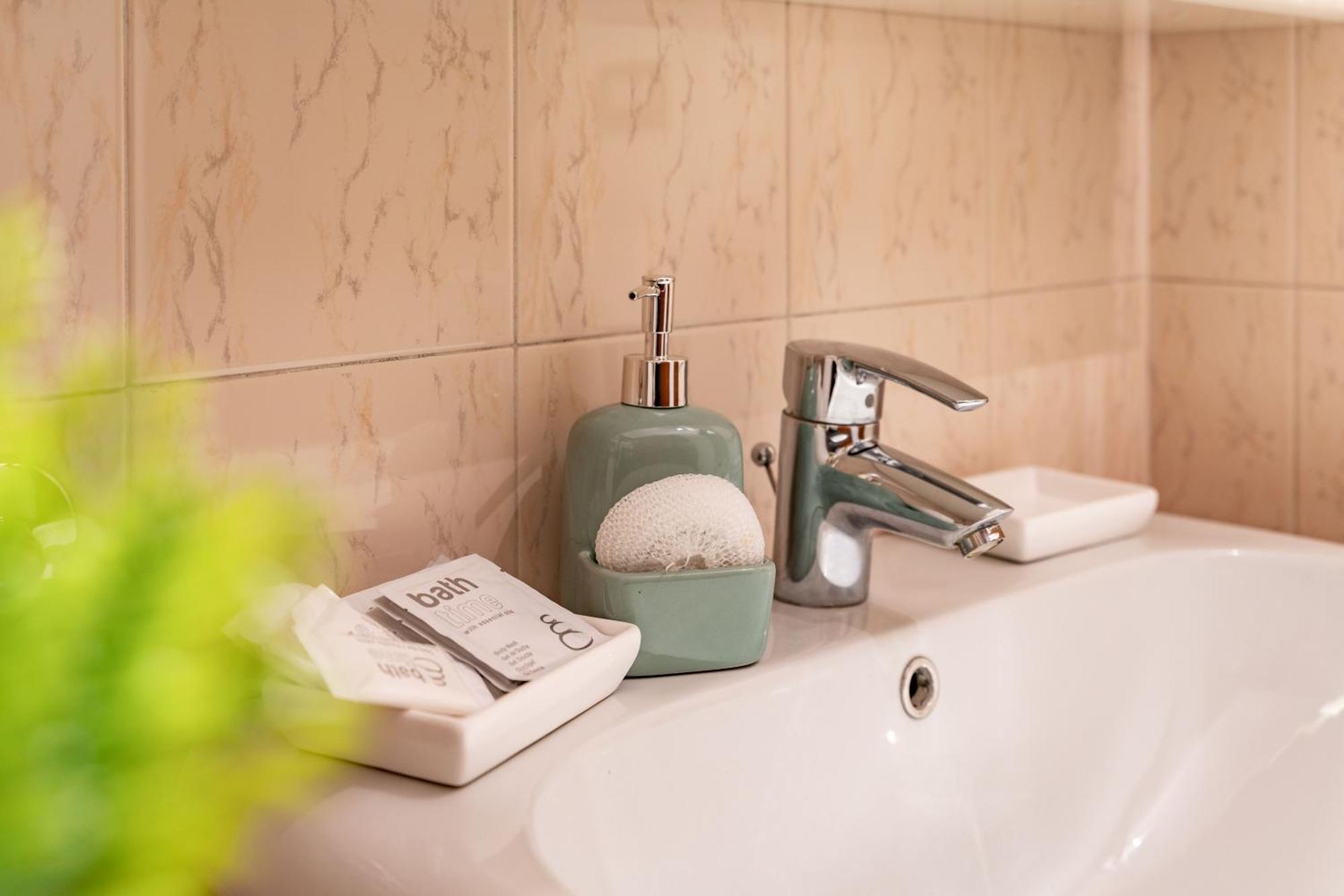 Ferienwohnung -Near Arena & Parking - Pet Friendly Historical Arena Palace Verona Exterior foto