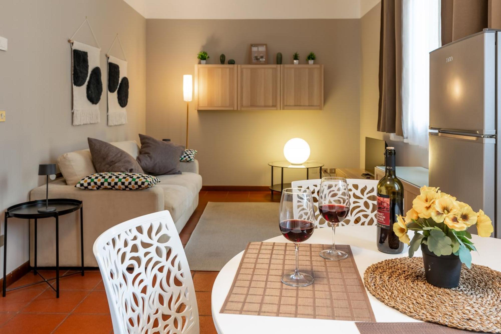 Ferienwohnung -Near Arena & Parking - Pet Friendly Historical Arena Palace Verona Exterior foto